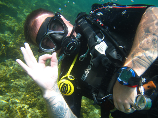 Diver signalling OK